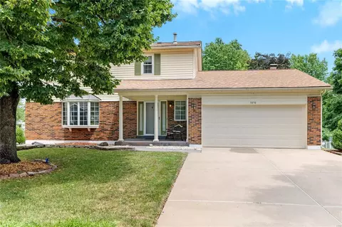 1010 Lanawood Ct, Florissant, MO 63031
