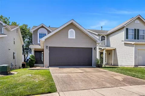 16040 Sandalwood Creek Dr, Wildwood, MO 63038