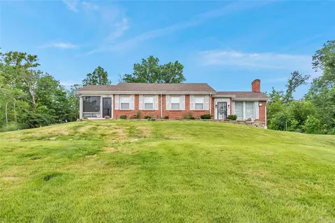 10102 Lookaway Dr, Saint Louis, MO 63137