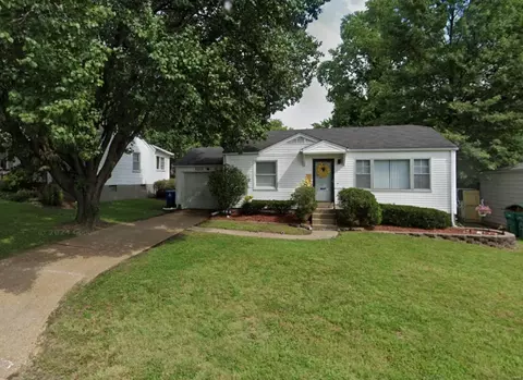 1211 Darr Dr, Saint Louis, MO 63137