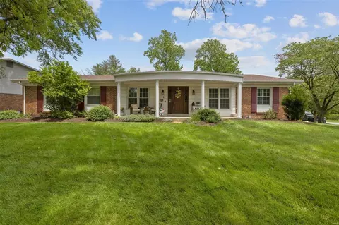 1802 Seven Pines Dr, Saint Louis, MO 63146