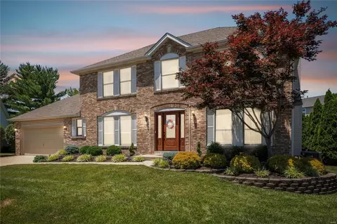 1870 Highcrest Dr, Saint Charles, MO 63303