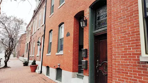 1035 Allen Ave, Saint Louis, MO 63104
