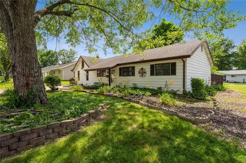 Exterior - 2 Saint Paul Ct, O'fallon, MO 63366 photo 2 of 6