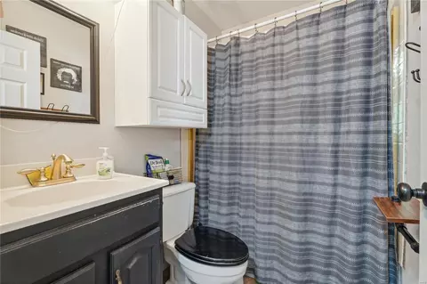 Bath - 2 Saint Paul Ct, O'fallon, MO 63366 photo 2 of 2