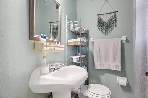 Bath - 2 Saint Paul Ct, O'fallon, MO 63366 photo 1 of 2