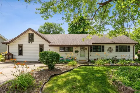 2 Saint Paul Ct, O'fallon, MO 63366