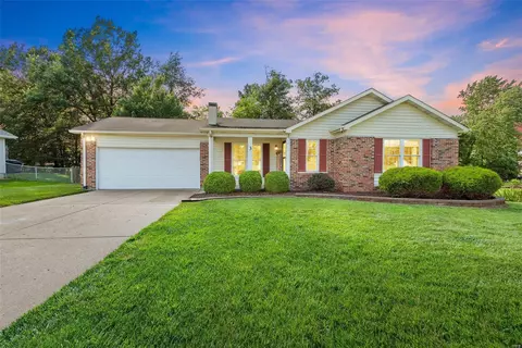 3 Gateswood Dr, Saint Peters, MO 63376