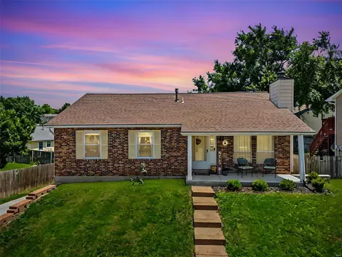 1704 Lynnbrook Dr, Saint Charles, MO 63303