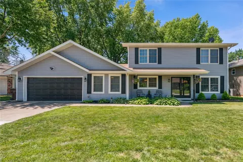 105 Grand Teton Dr, Saint Peters, MO 63376