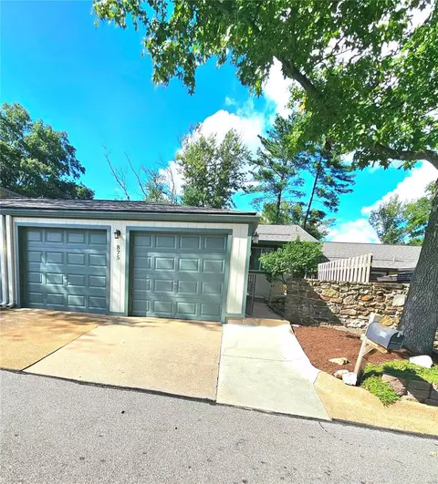 875 Delmonico Dr, Manchester, MO 63021 photo 2