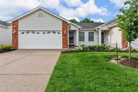1529 Rosedale Dr #75B, O'fallon, MO 63366