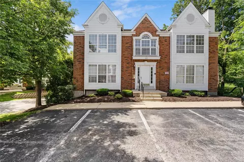 309 Clayton Crossing Pl #C, Ellisville, MO 63011