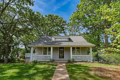 7948 S Rock Hill Rd, Saint Louis, MO 63123
