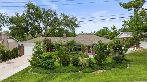 7031 Leta Dr, Saint Louis, MO 63123