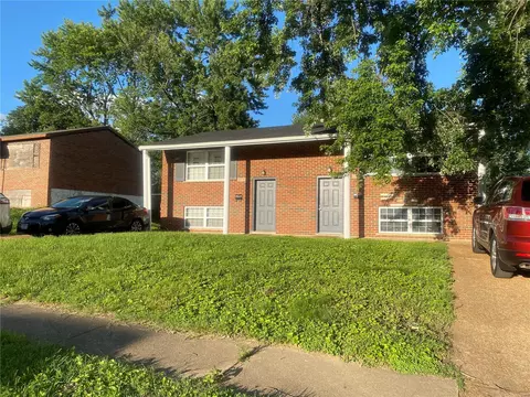 4084 Esseldale Dr #AND 4086, Saint Ann, MO 63074