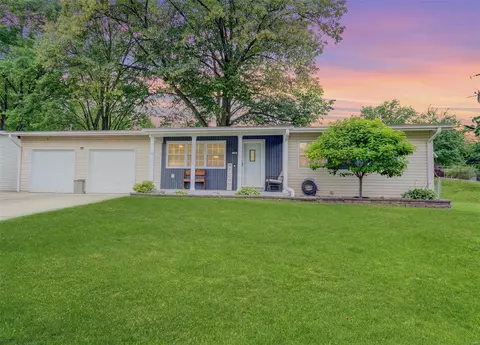 145 Yankee Dr, Saint Charles, MO 63303