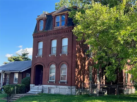 1048 Sells Ave, Saint Louis, MO 63147