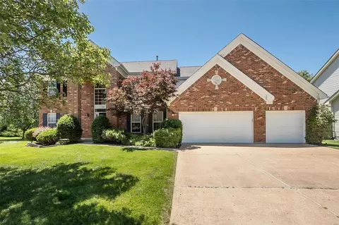 2221 Rebecca Lynn Ct, Chesterfield, MO 63017