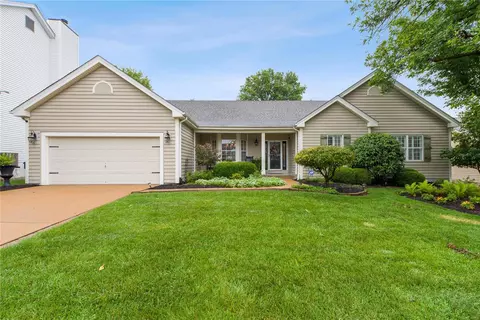 433 Arbor Meadow Ct, Ballwin, MO 63021