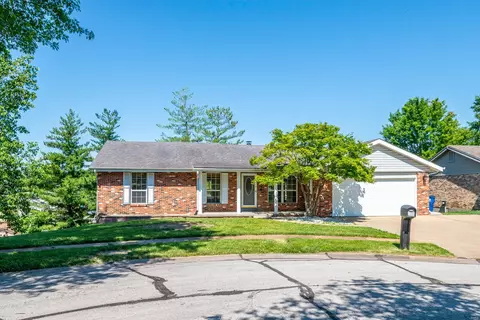 7079 Flower Ln, Saint Louis, MO 63129