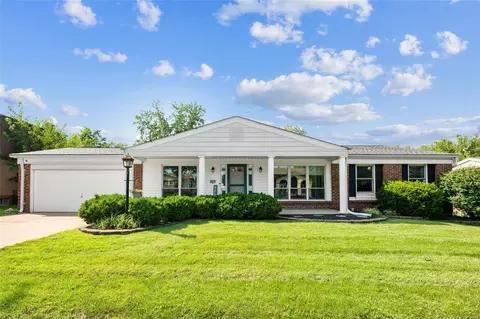 4963 Crownover Dr, Saint Louis, MO 63128