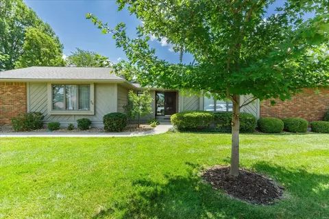 14 Village Dr W, Saint Charles, MO 63303