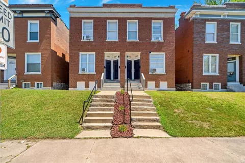 605 Holly Hills Ave, Saint Louis, MO 63111