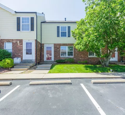 37 Woodlake Ct #C, Lake Saint Louis, MO 63367