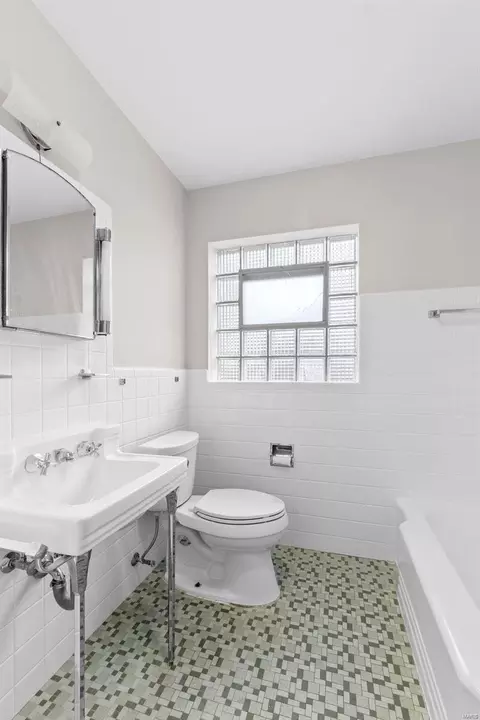 Bath - 231 Wooster Dr, Ferguson, MO 63135 photo 1 of 2