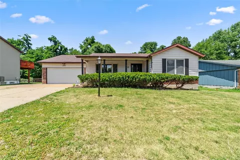 12627 Tremblewood Dr, Florissant, MO 63033