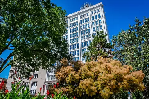 1501 Locust St #1006, Saint Louis, MO 63103