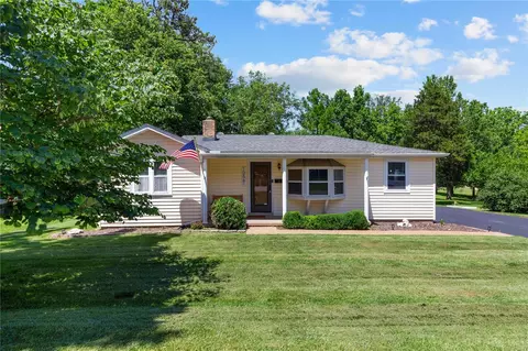 10561 Litz Ave, Saint Ann, MO 63074