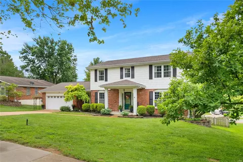 412 Glan Tai Dr, Manchester, MO 63011 photo 2