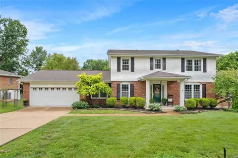 412 Glan Tai Dr, Manchester, MO 63011