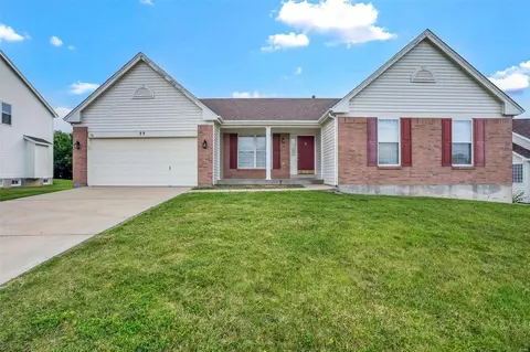 77 Old Chesapeake Dr, Wentzville, MO 63385