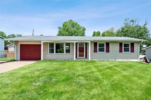 9545 Tealridge Dr, Saint Louis, MO 63126