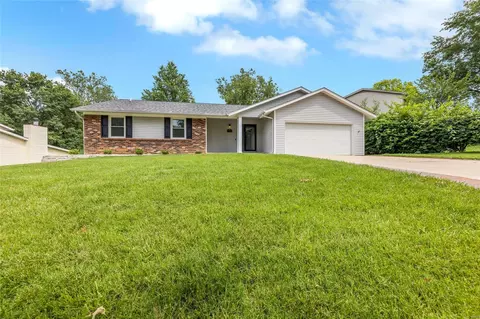 108 Travelers Trl, Saint Peters, MO 63376