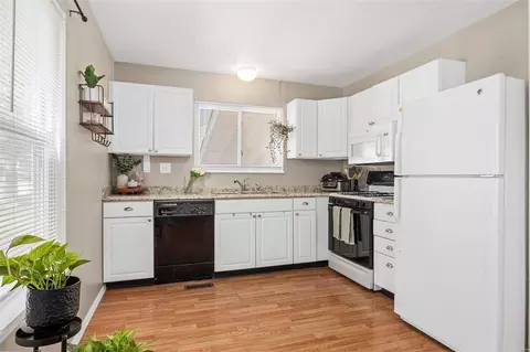 Kitchen - 403 Wild Winds Dr, O'fallon, MO 63368 photo 1 of 2