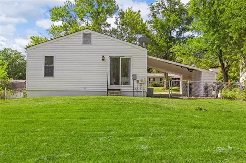 Exterior - 403 Wild Winds Dr, O'fallon, MO 63368 photo 3 of 5