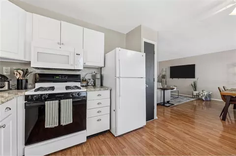 Kitchen - 403 Wild Winds Dr, O'fallon, MO 63368 photo 2 of 2