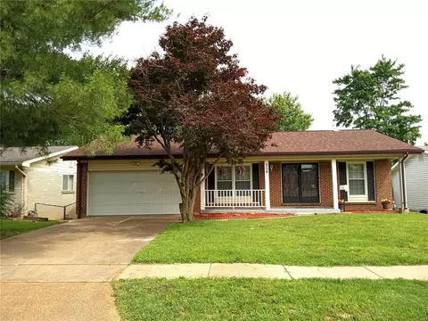 350 Raymond Dr, Florissant, MO 63031