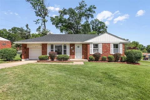 1027 Fontaine Pl, Saint Louis, MO 63137