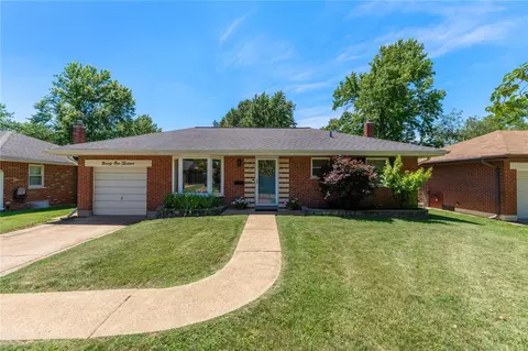 9113 Kit Dr, Saint Louis, MO 63123