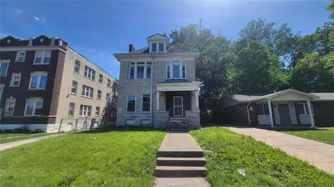 5362 Page Blvd, Saint Louis, MO 63112
