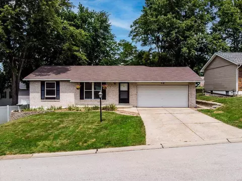 13 Oak Hill Ln, Saint Peters, MO 63376