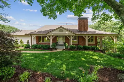 14948 Broadmont Dr, Chesterfield, MO 63017