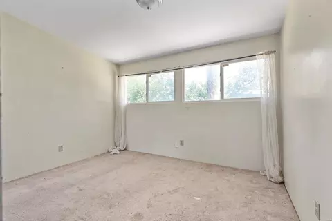 8471 January Ave, Berkeley, MO 63134 photo 14