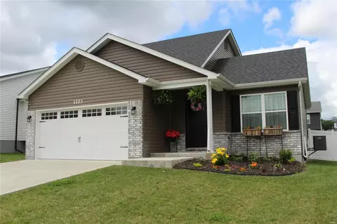 1103 Slapshot Dr, Foristell, MO 63348