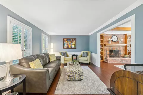 Living - 604 Log Hill Ct, Ballwin, MO 63011 photo 2 of 2